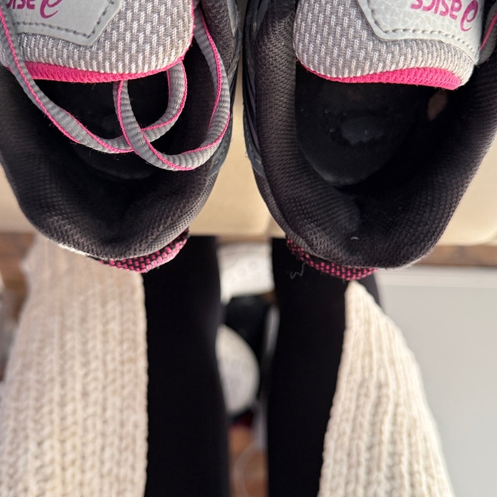 Asics Gray and Pink Athletic Sneakers 7.5 - Picture 5 of 9